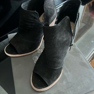 Black heeled booties